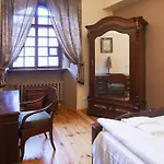 Cozy Apartment In Gothic Style House In The Heart Of The Old Town